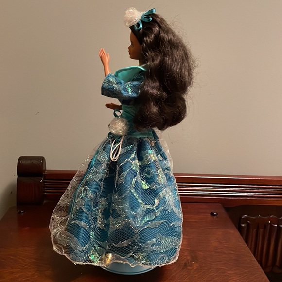 Emerald Elegance 1996 Barbie Limited Edition. - Picture 14 of 15